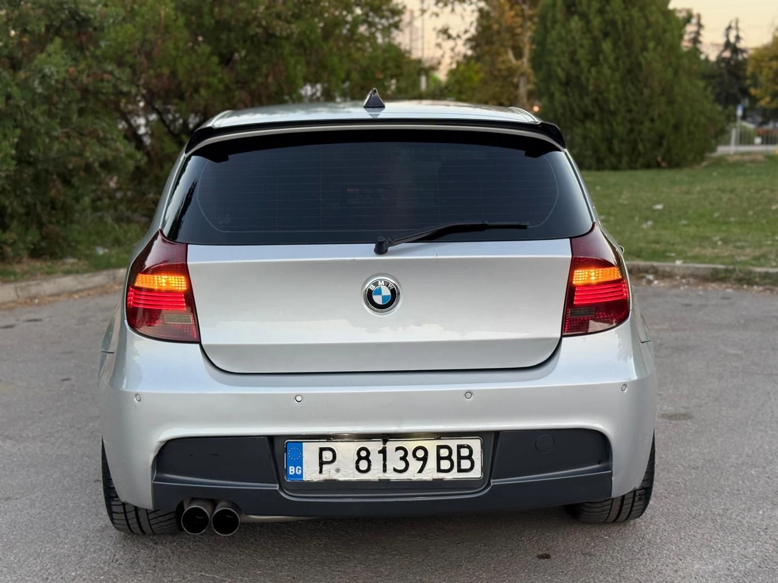 BMW 116 M-PACК/НАВИ/МУЛТИМЕДИЯ/КЛИМАТРОНИК/ОБСЛУЖЕНА .., снимка 4 - Автомобили и джипове - 56011415