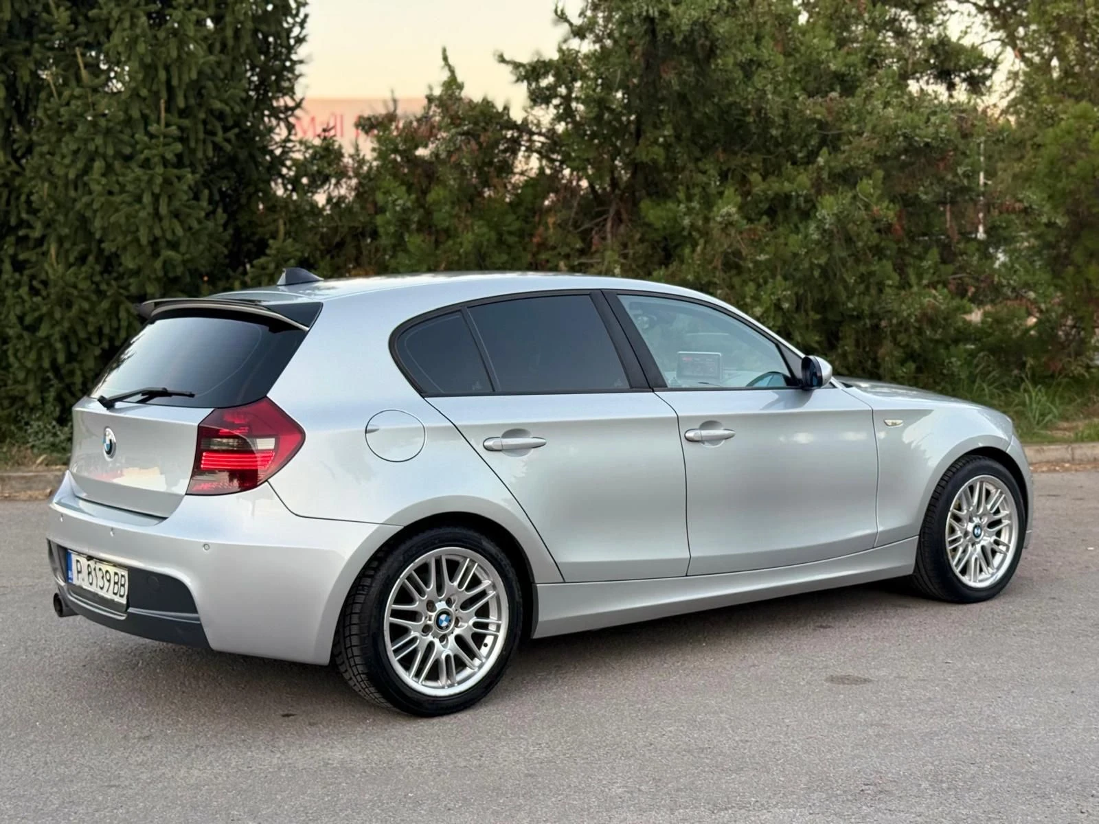 BMW 116 M-PACК/НАВИ/МУЛТИМЕДИЯ/КЛИМАТРОНИК/ОБСЛУЖЕНА .., снимка 6 - Автомобили и джипове - 56011415