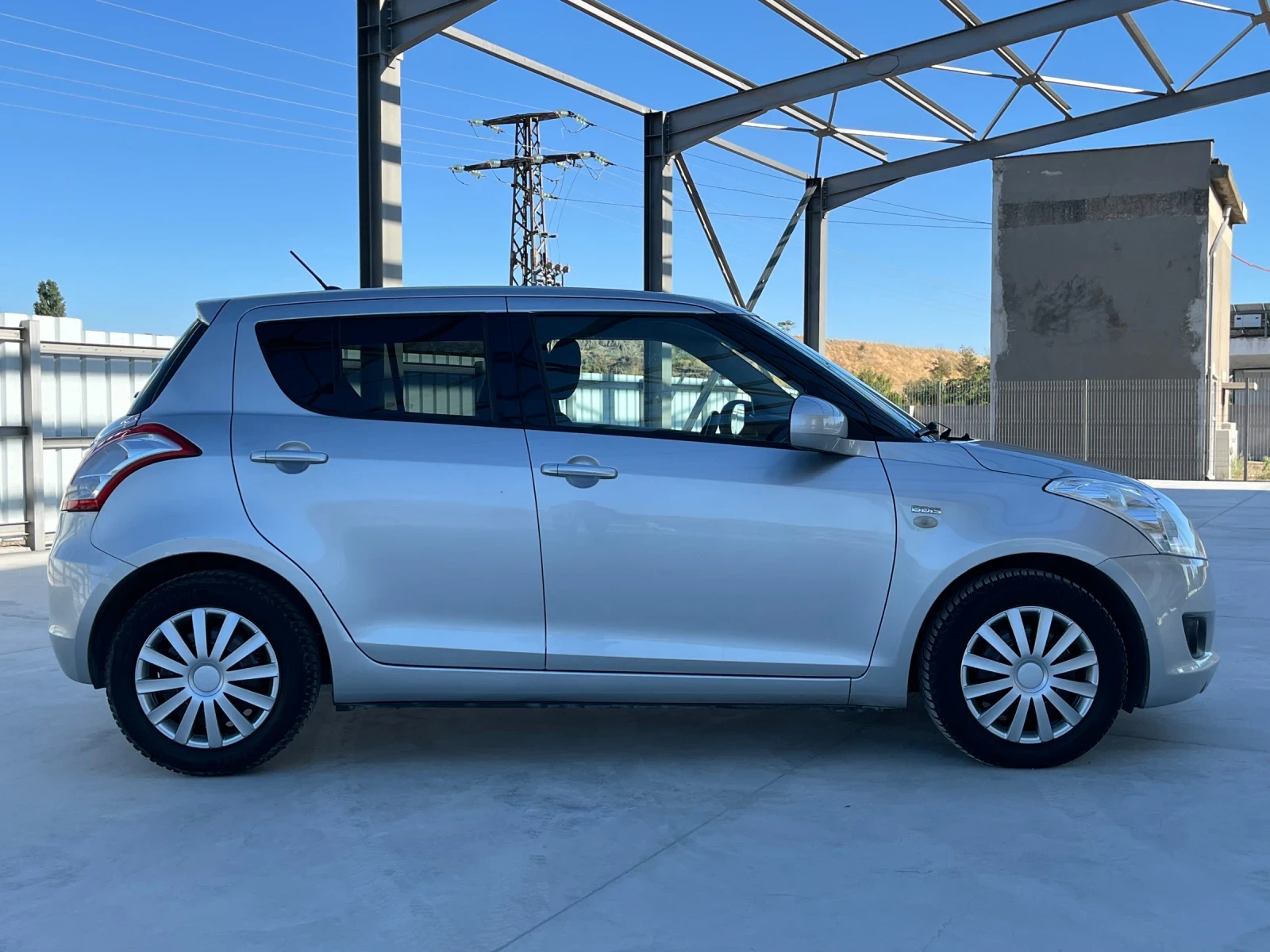 Suzuki Swift 1.3 DDiS/75 к.с/Климатик, снимка 6 - Автомобили и джипове - 56272149