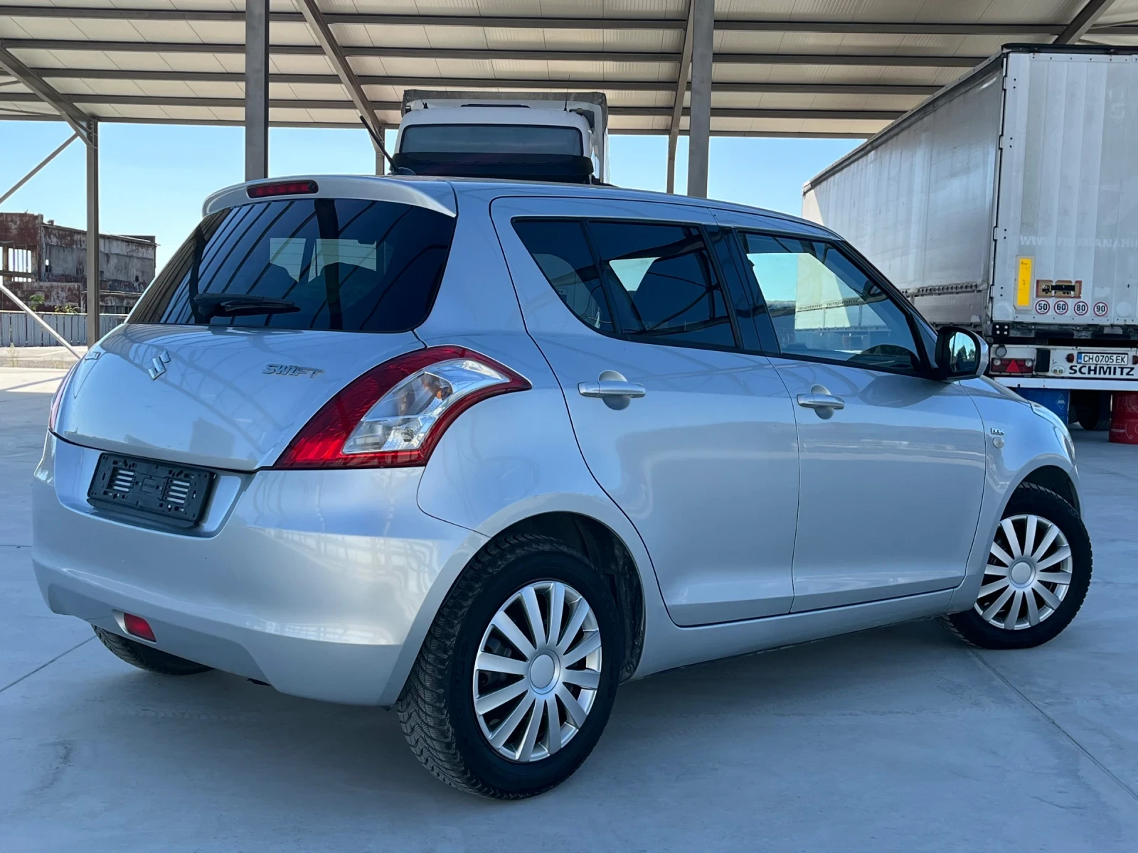 Suzuki Swift 1.3 DDiS/75 к.с/Климатик, снимка 5 - Автомобили и джипове - 56272149