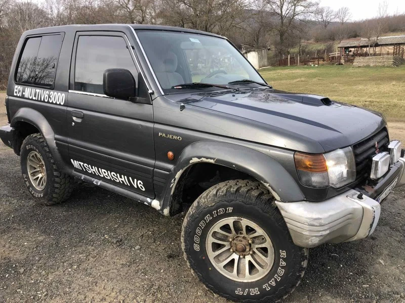 Mitsubishi Pajero, снимка 1 - Автомобили и джипове - 48083350