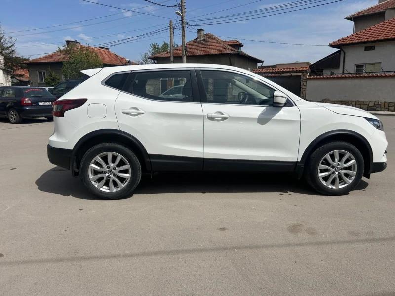 Nissan Qashqai AWD Automatic 51000 км!!!, снимка 8 - Автомобили и джипове - 52671624