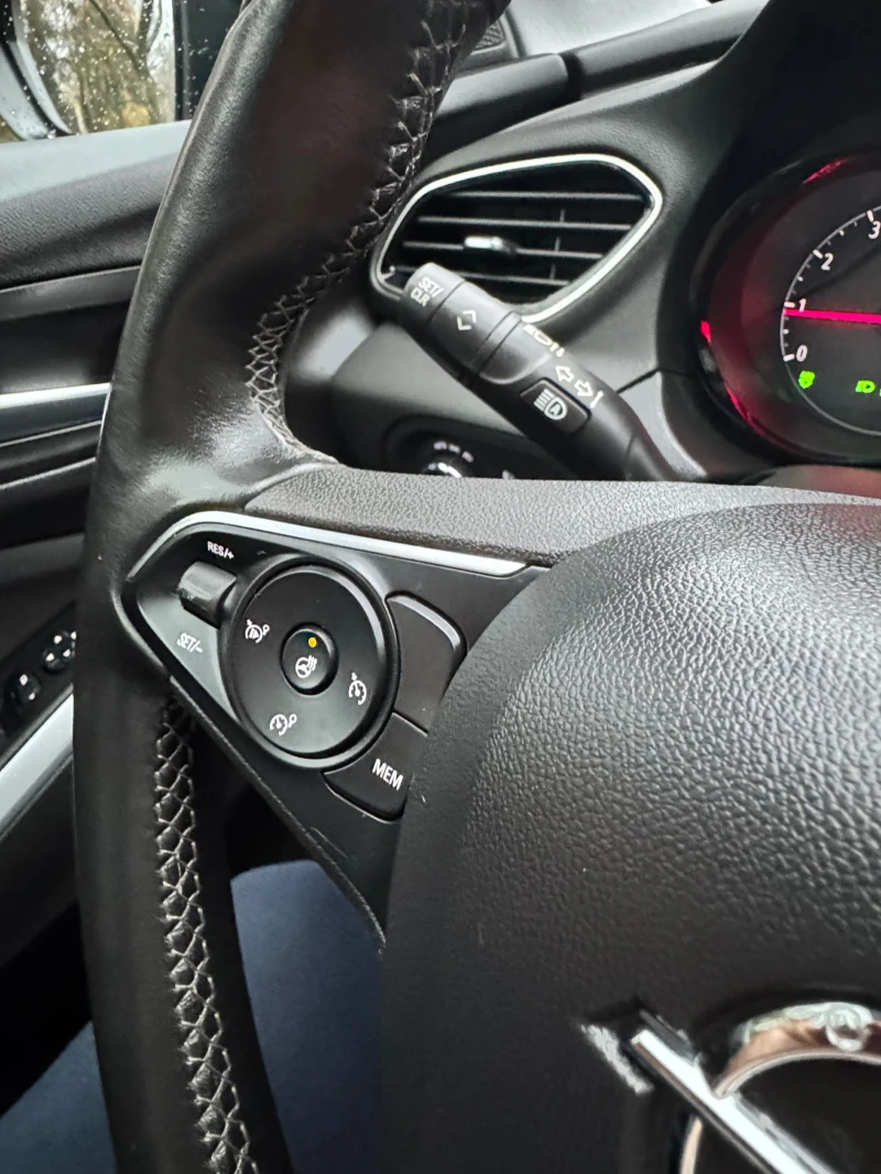 Opel Grandland X, снимка 11 - Автомобили и джипове - 52355417