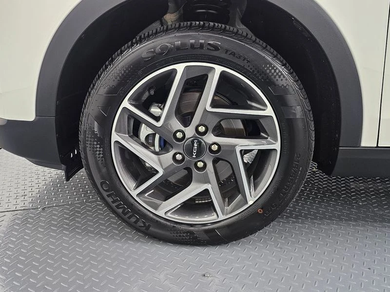 SsangYong Tivoli 1.6 2WD| 125к.с.| ВКЛ.ТЕХНОТЕСТ, снимка 4 - Автомобили и джипове - 55276743