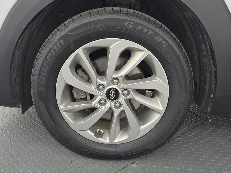 Hyundai Tucson Diesel 1.7 2WD| 115к.с.| ВКЛ.ТЕХНОТЕСТ, снимка 5 - Автомобили и джипове - 55293477