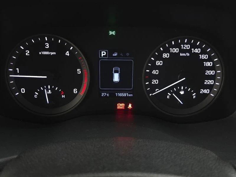 Hyundai Tucson Diesel 1.7 2WD| 115к.с.| ВКЛ.ТЕХНОТЕСТ, снимка 8 - Автомобили и джипове - 55293477
