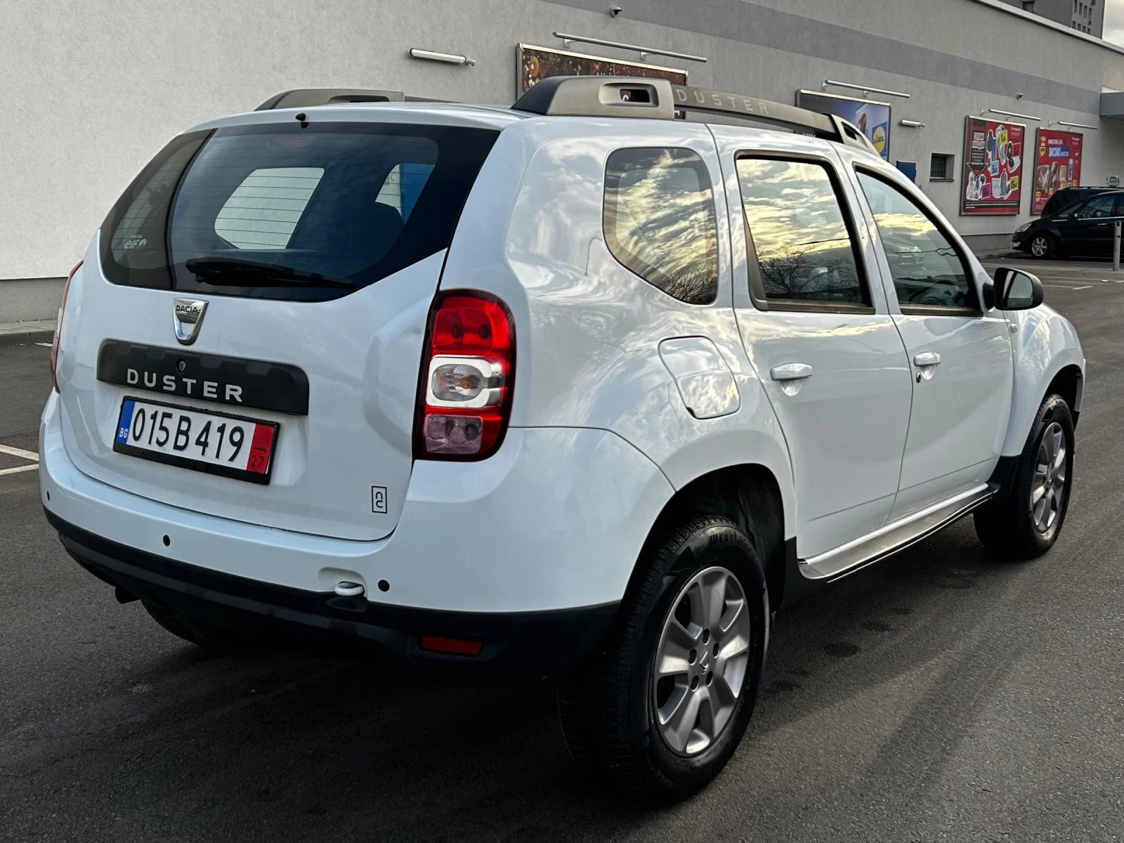 Dacia Duster 1.6I/LPG/ПАРКТРОНИК/150000Км/Навигация - изображение 4