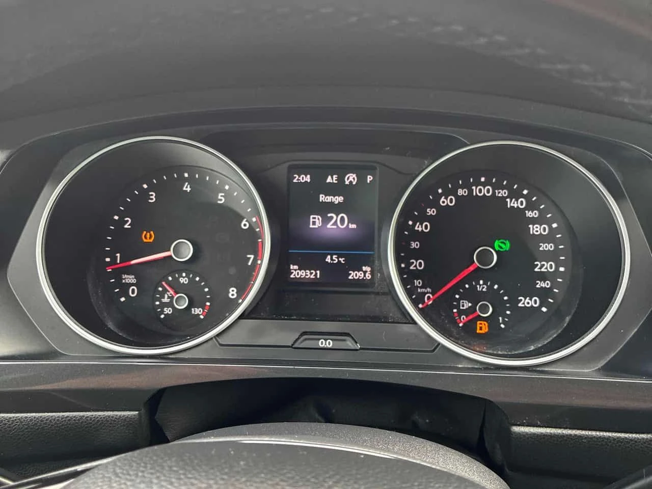 VW Tiguan * Comfortline * CARFAX * ПАНО * , снимка 8 - Автомобили и джипове - 53953825