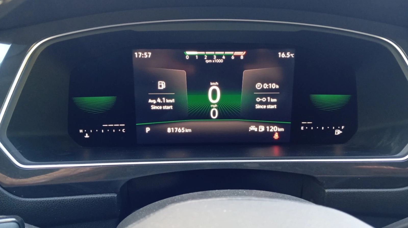 VW Tiguan 2.0tfsi  184 k.с, снимка 10 - Автомобили и джипове - 54140011