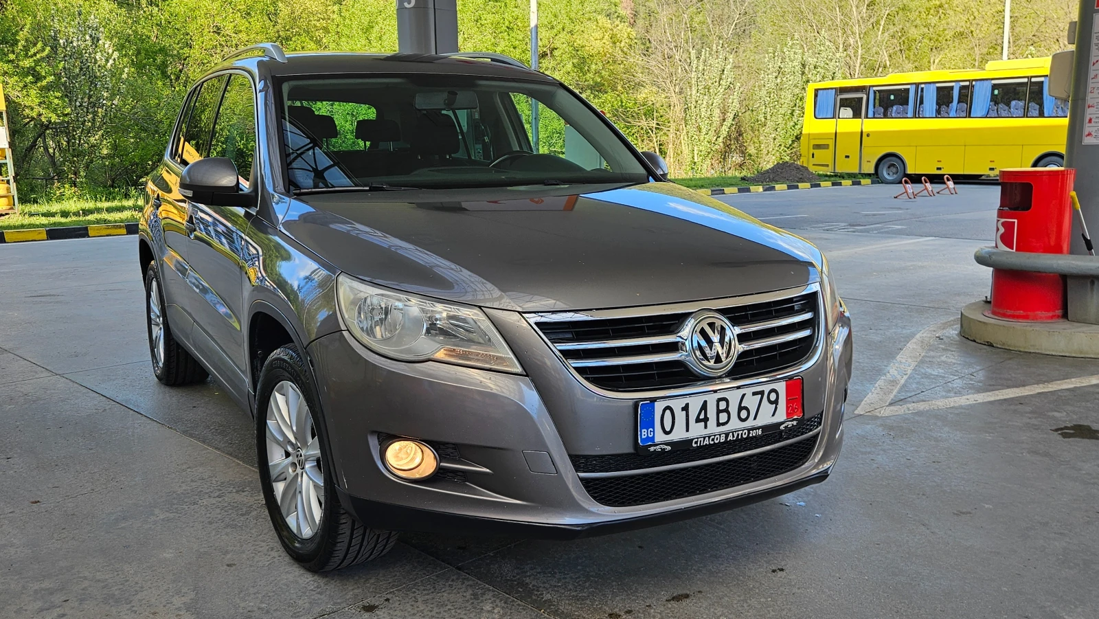 VW Tiguan 2.0D 4x4/ Navig/Klimatronik, снимка 8 - Автомобили и джипове - 54440633