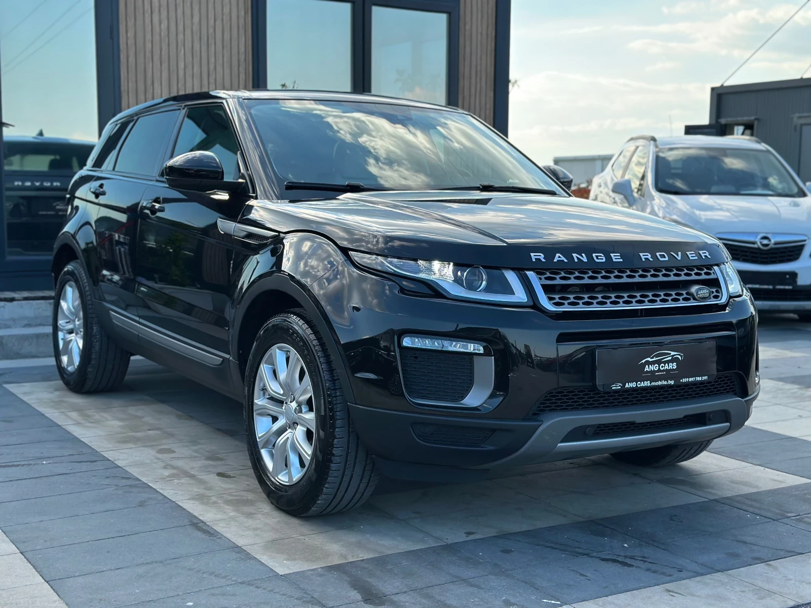 Land Rover Range Rover Evoque * Facelift* 90000км.* 2.0TD4* 9Скорсти* , снимка 2 - Автомобили и джипове - 54602668