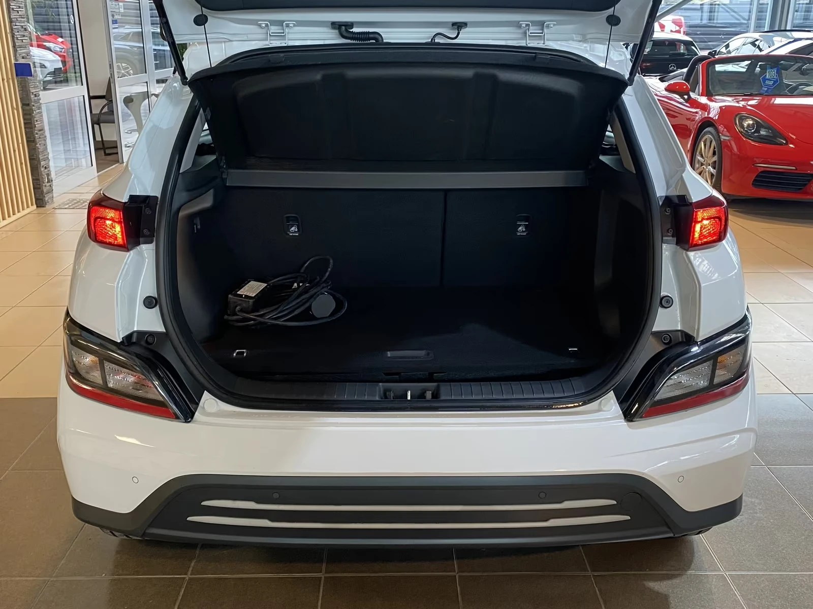 Hyundai Kona Select/R.Cam/dig.Cockpit/LED/ACC/КАТО НОВА/136HP, снимка 6 - Автомобили и джипове - 54752969