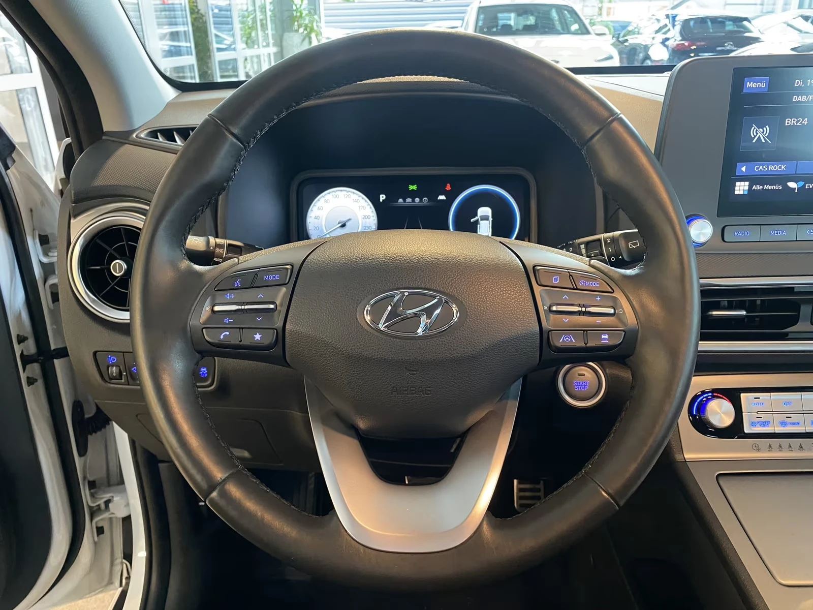 Hyundai Kona Select/R.Cam/dig.Cockpit/LED/ACC/КАТО НОВА/136HP, снимка 13 - Автомобили и джипове - 54752969
