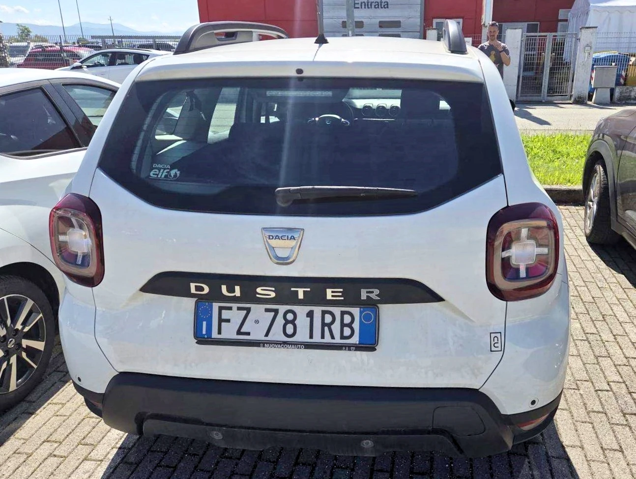 Dacia Duster 1.6i LPG АГУ 114hp NAVI, снимка 3 - Автомобили и джипове - 54756197
