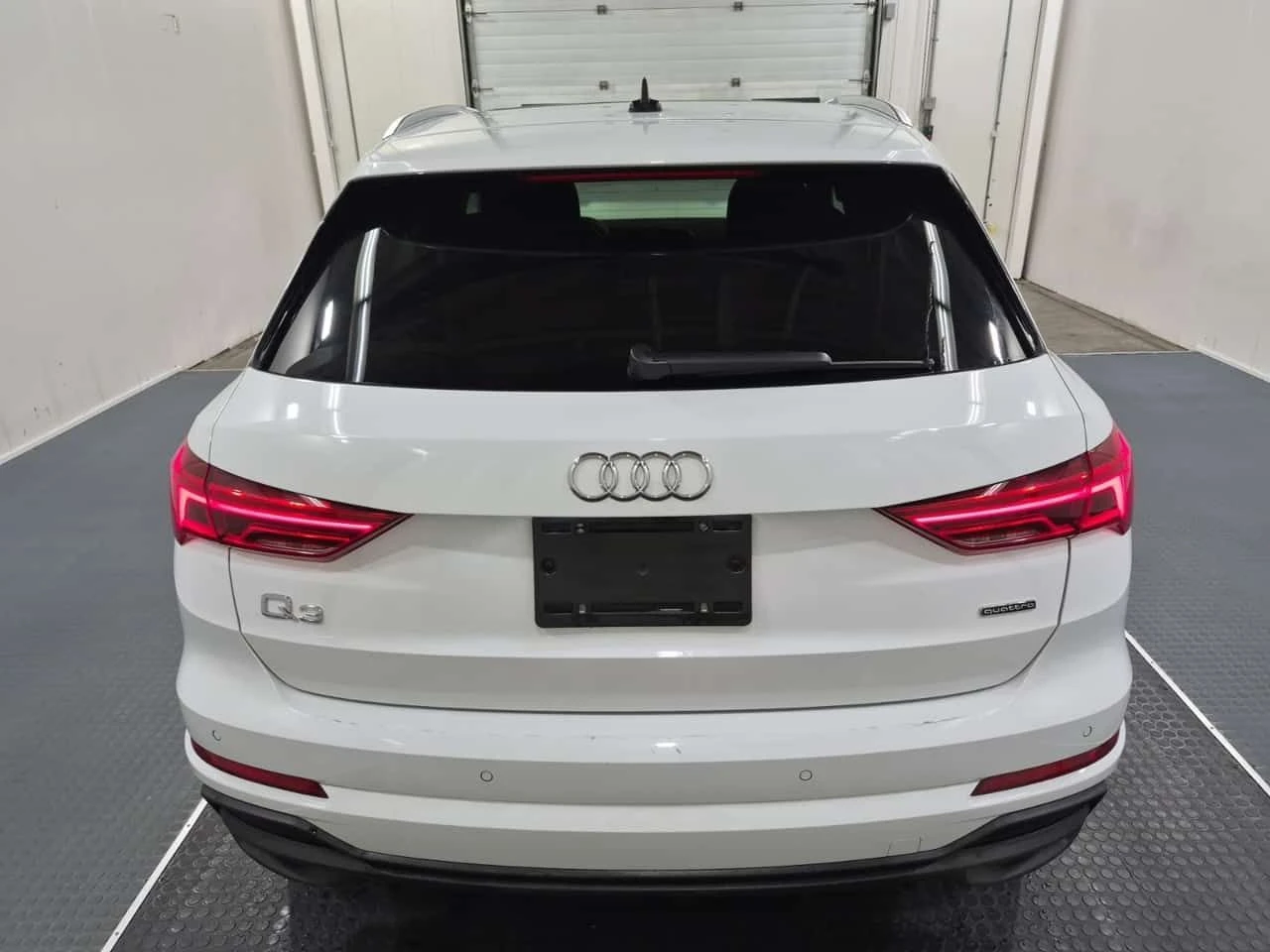 Audi Q3 * Progressiv * АВТОКРЕДИТ БЕЗ ПЪРВОНАЧАЛНА ВНОСКА*, снимка 4 - Автомобили и джипове - 54981946
