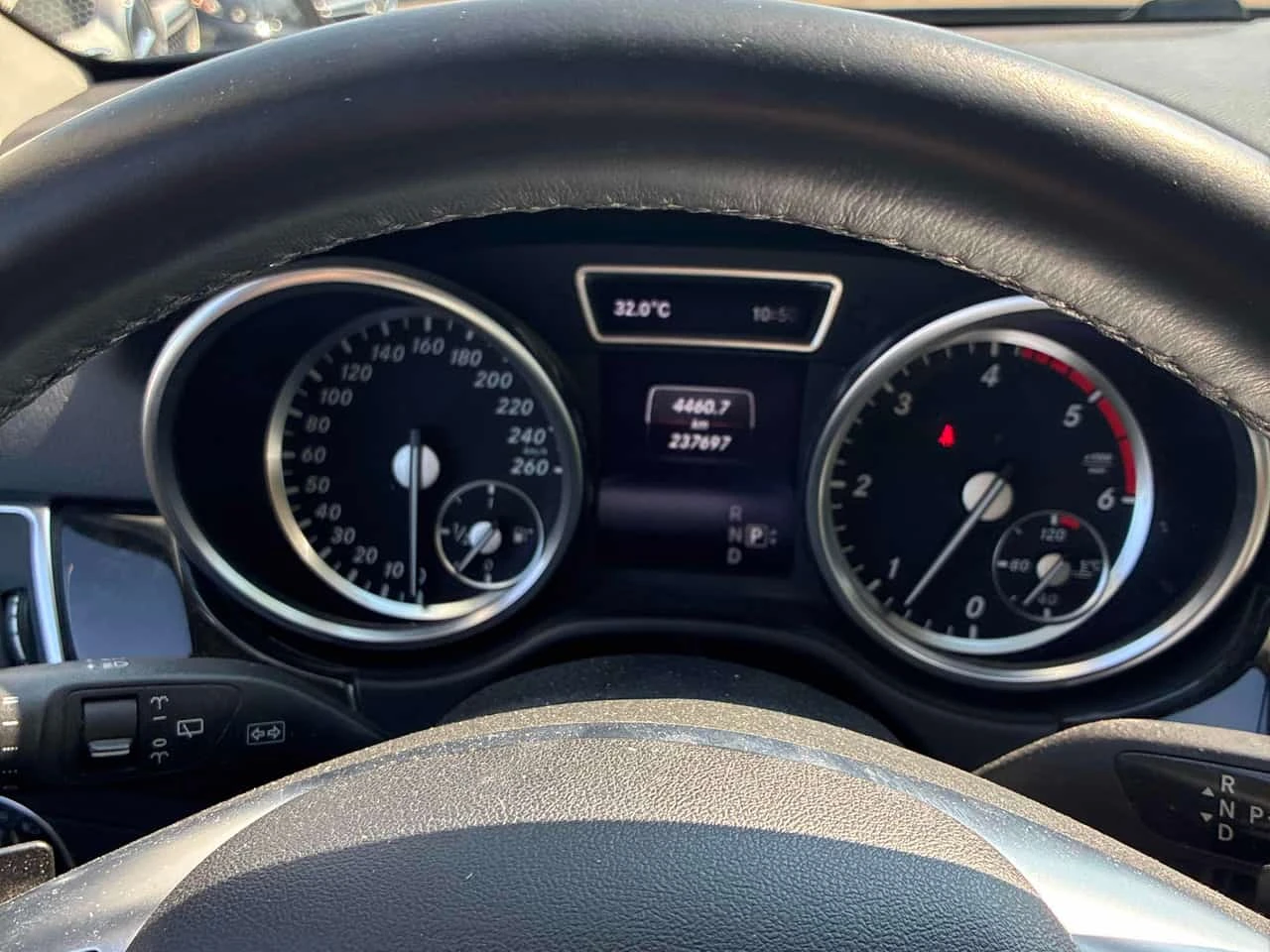 Mercedes-Benz ML 350 ПАНОРАМА * 360 * ПОДГРЕВИ * ОЧАКВАН ВНОС * , снимка 8 - Автомобили и джипове - 55905101
