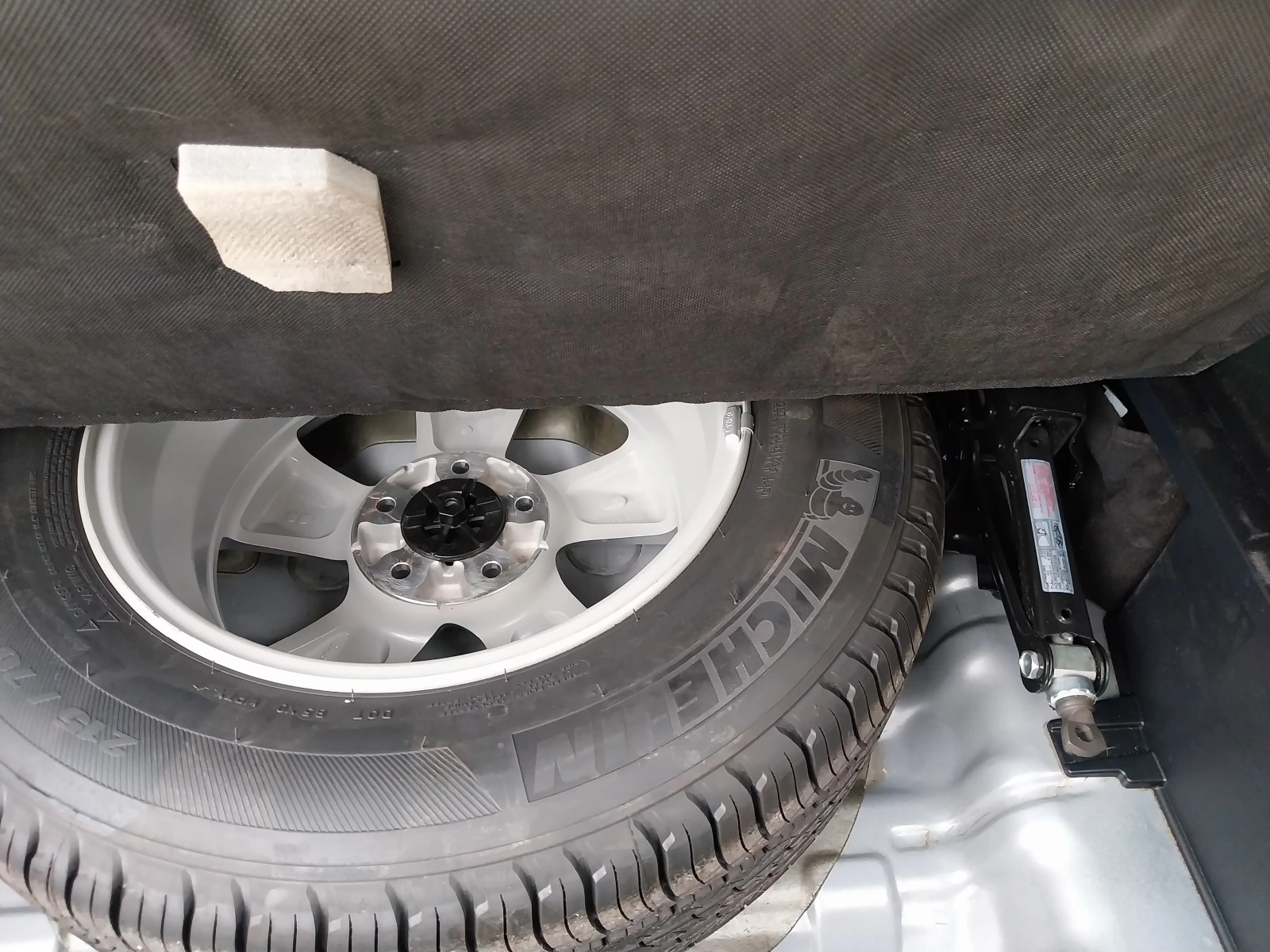 Hyundai IX35 2.0 CRDI* 4x4* 136кс.* ТЕГЛИЧ* Кожа* Подгрев* , снимка 15 - Автомобили и джипове - 56046426