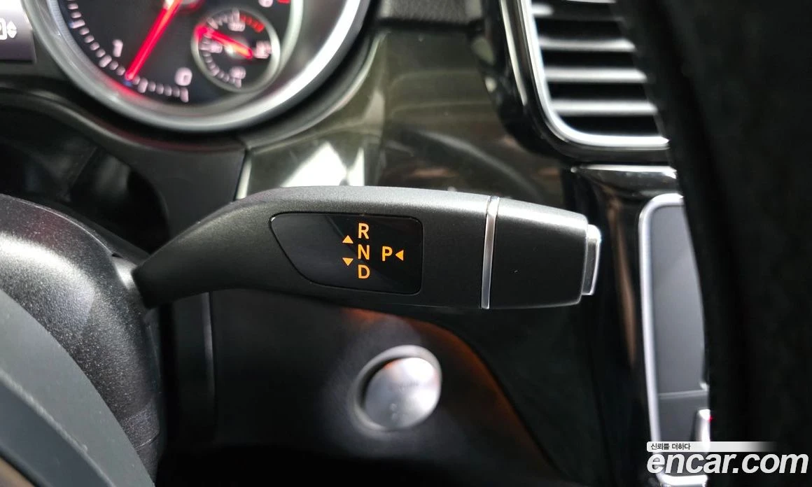 Mercedes-Benz GLE GLE350 d 4MATIC, снимка 9 - Автомобили и джипове - 56117336