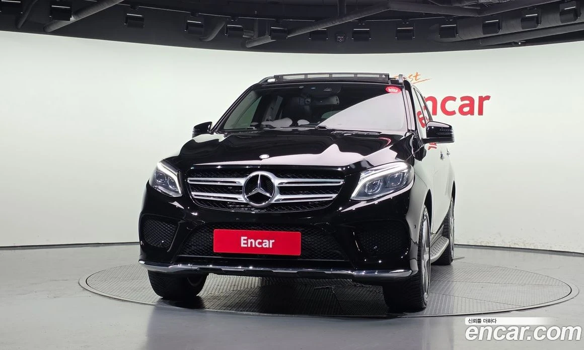 Mercedes-Benz GLE GLE350 d 4MATIC, снимка 3 - Автомобили и джипове - 56117336