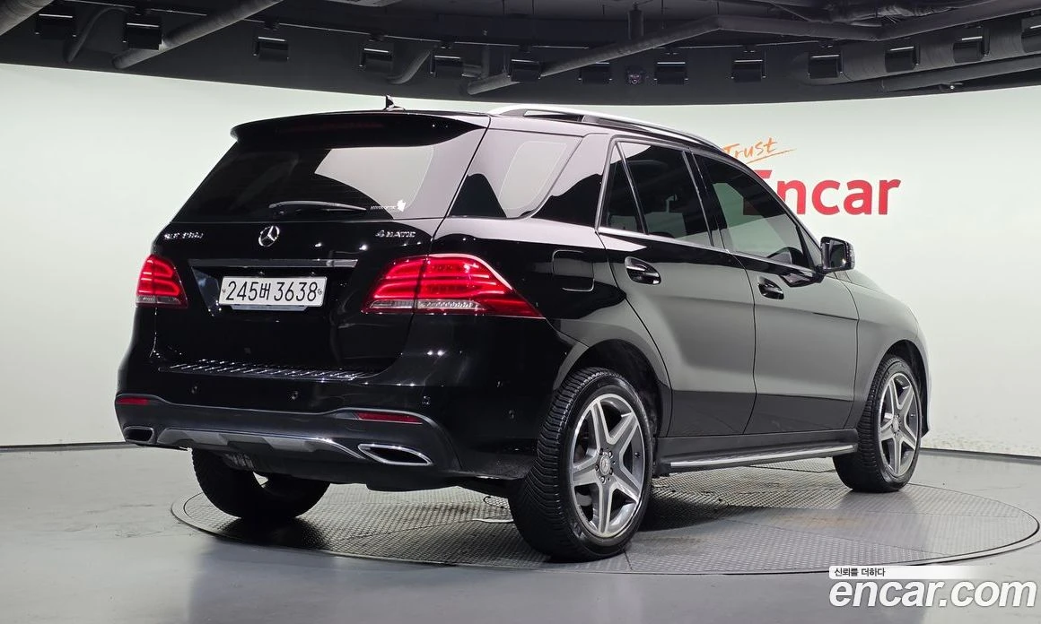 Mercedes-Benz GLE GLE350 d 4MATIC, снимка 2 - Автомобили и джипове - 56117336