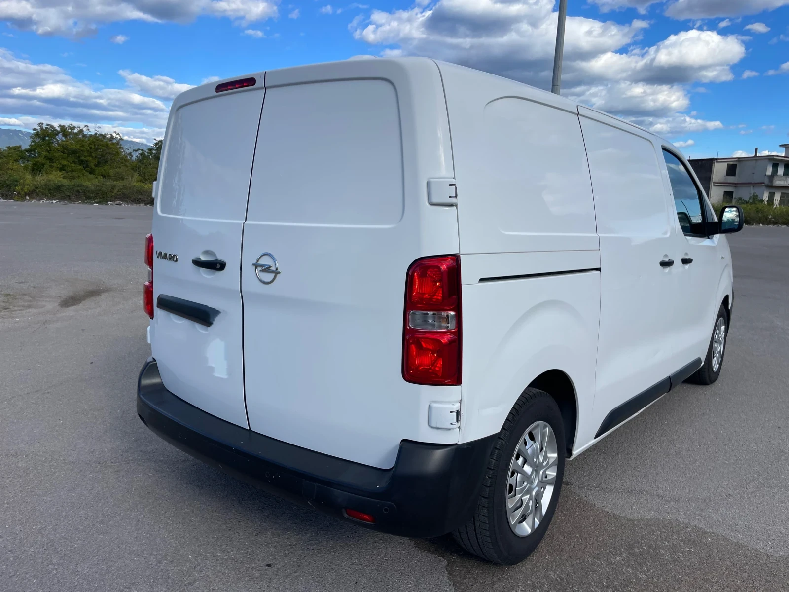 Opel Vivaro 2.0 diesel 122 коня Автоматик евро 6 плюсов - изображение 6