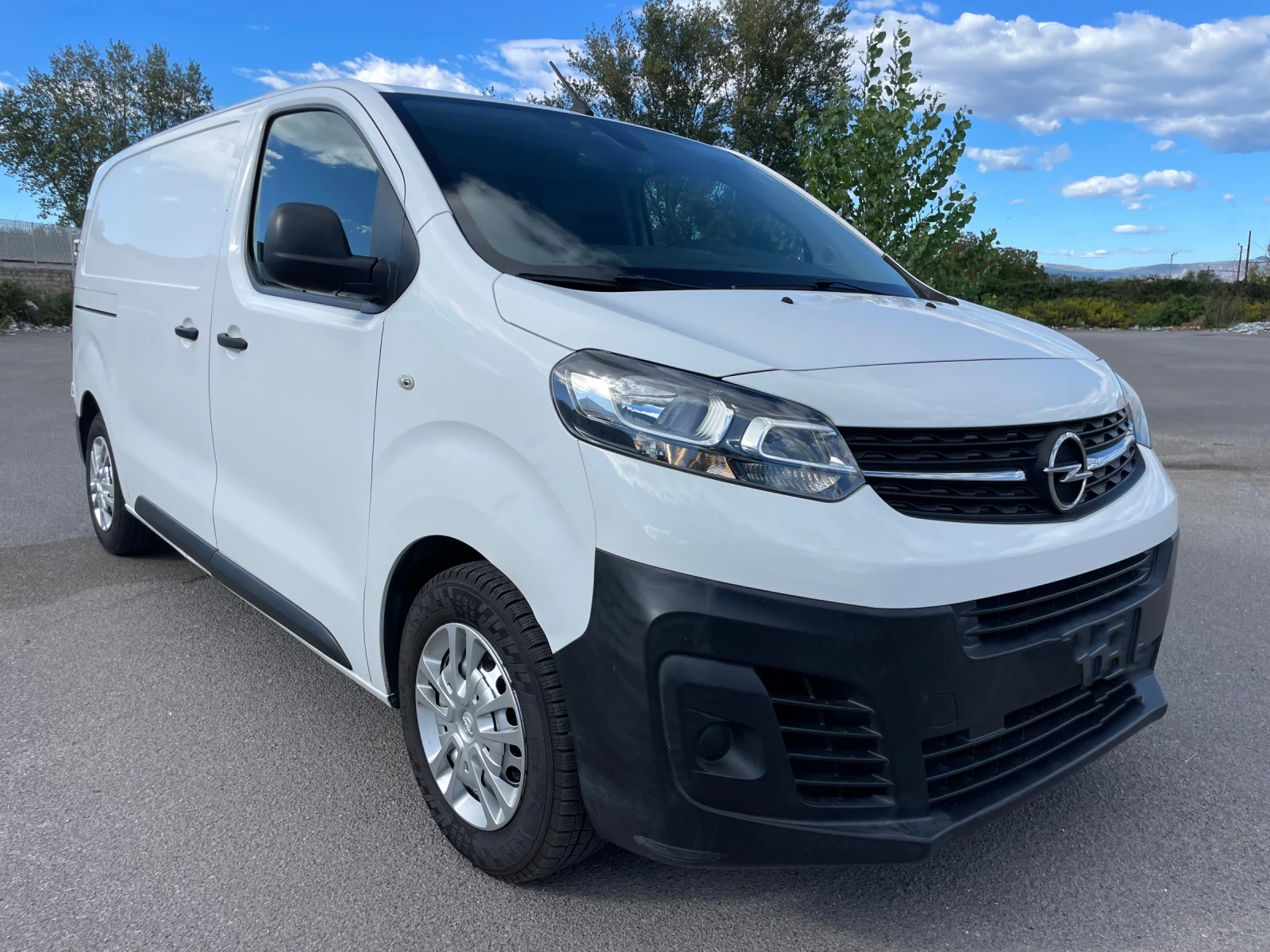 Opel Vivaro 2.0 diesel 122 коня Автоматик евро 6 плюсов - изображение 3