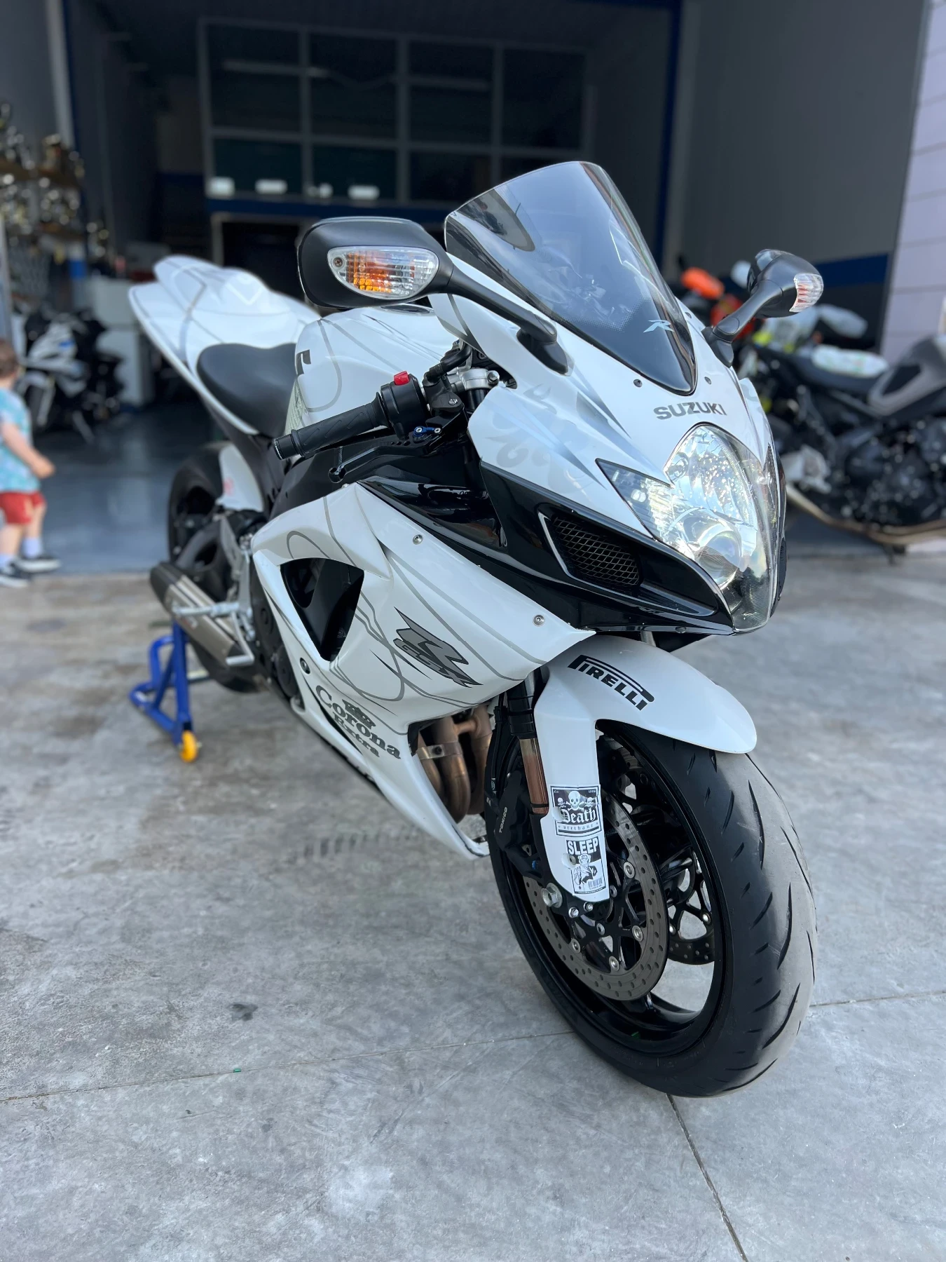 Suzuki Gsxr GSX-R 750 K7 - изображение 10