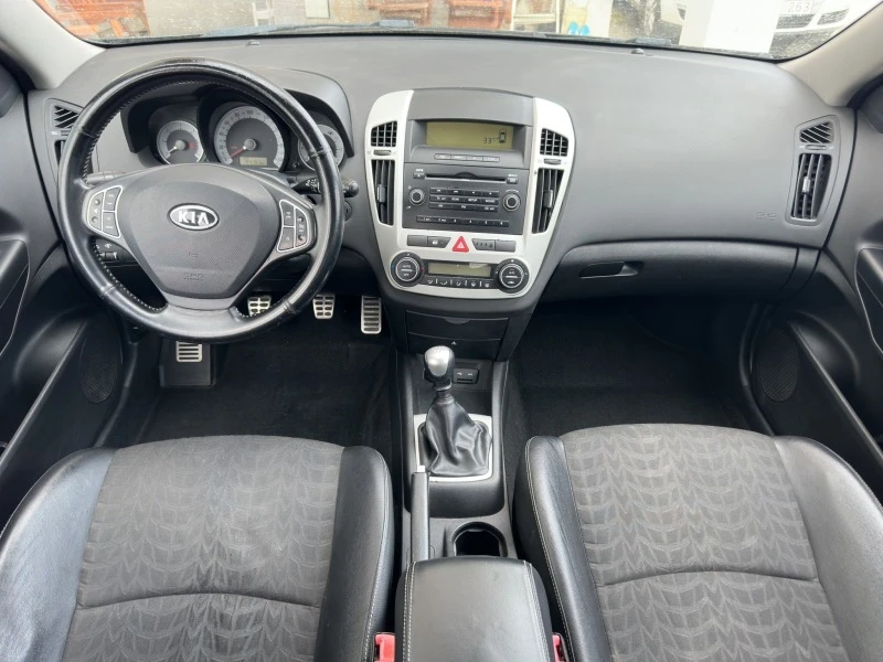 Kia Ceed 1.6 CRDi Sport, снимка 7 - Автомобили и джипове - 46202531