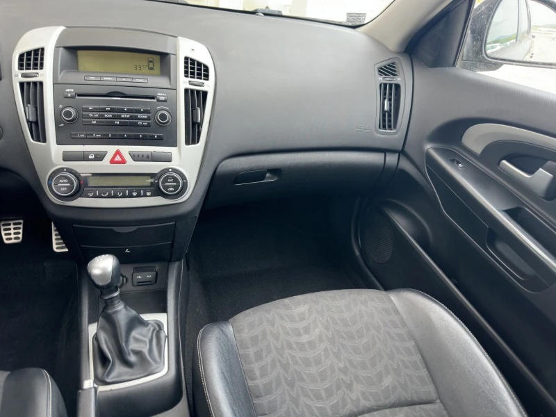 Kia Ceed 1.6 CRDi Sport, снимка 9 - Автомобили и джипове - 46202531