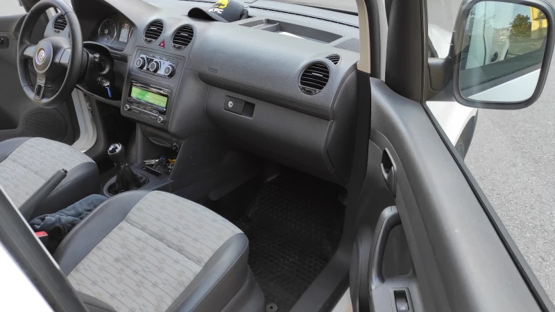VW Caddy Ecofuel, снимка 10 - Автомобили и джипове - 51548440