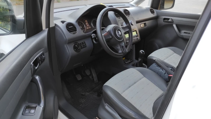 VW Caddy Ecofuel, снимка 7 - Автомобили и джипове - 51548440