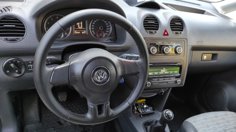 VW Caddy Ecofuel, снимка 8 - Автомобили и джипове - 51548440