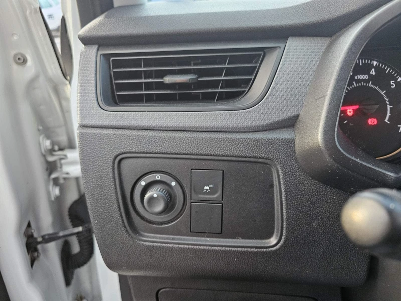 Dacia Dokker dCi 95 к.с. Дизел Stop & Start, снимка 10 - Автомобили и джипове - 52621191