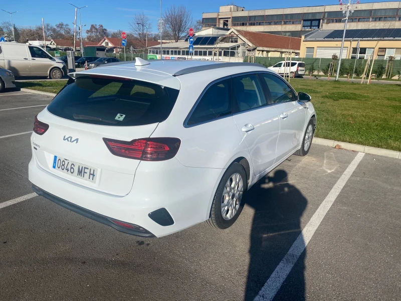 Kia Ceed 1.6 CRDI Hybrid, снимка 4 - Автомобили и джипове - 52622349