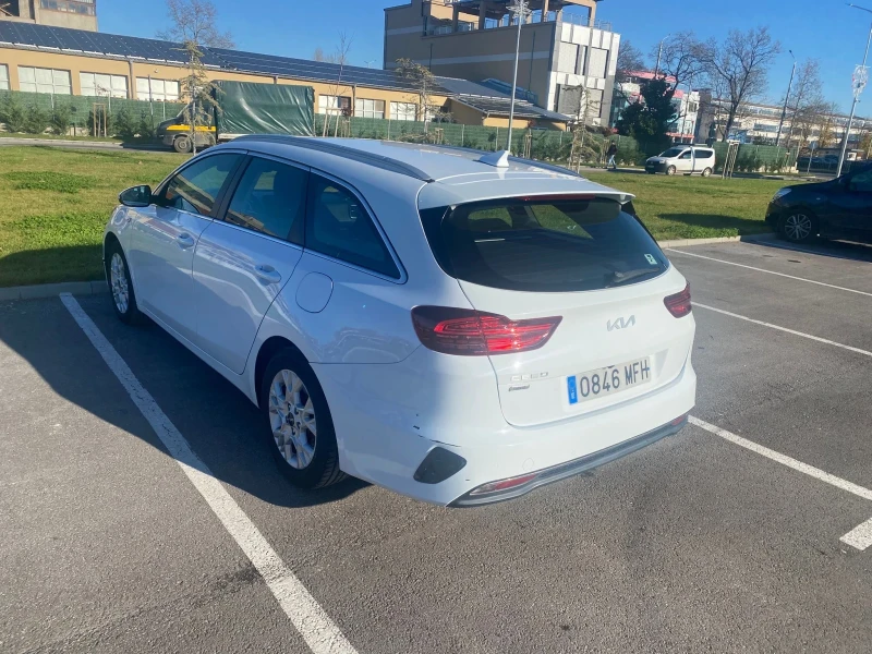 Kia Ceed 1.6 CRDI Hybrid, снимка 3 - Автомобили и джипове - 52622349