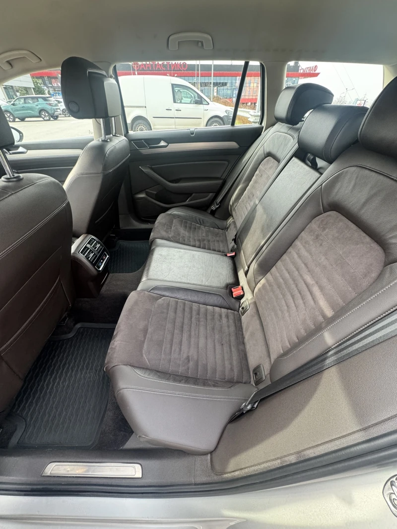 VW Passat 240 TDI Highline, снимка 9 - Автомобили и джипове - 52641606