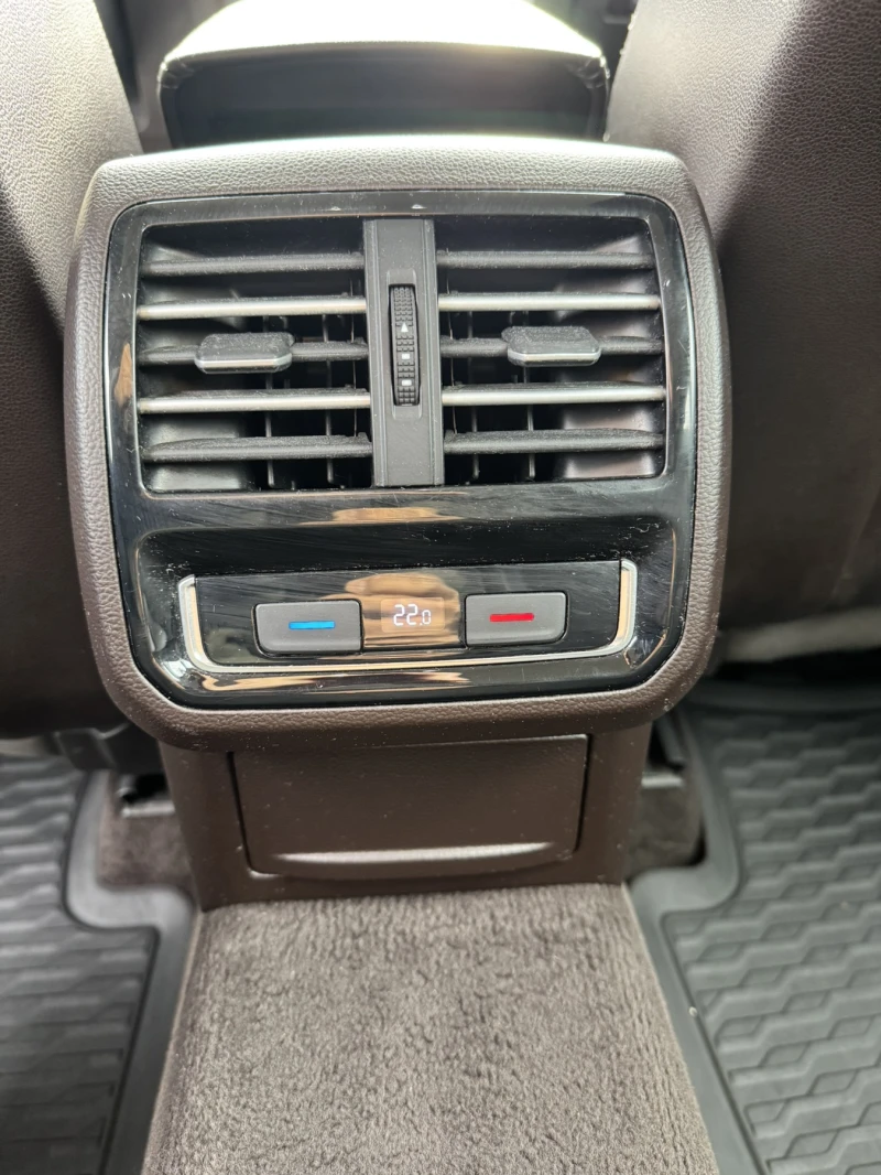 VW Passat 240 TDI Highline, снимка 16 - Автомобили и джипове - 52641606