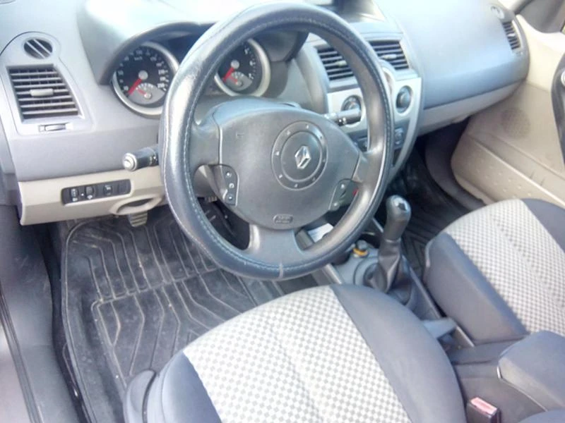 Renault Megane 1.5 DCI, снимка 6 - Автомобили и джипове - 46690057