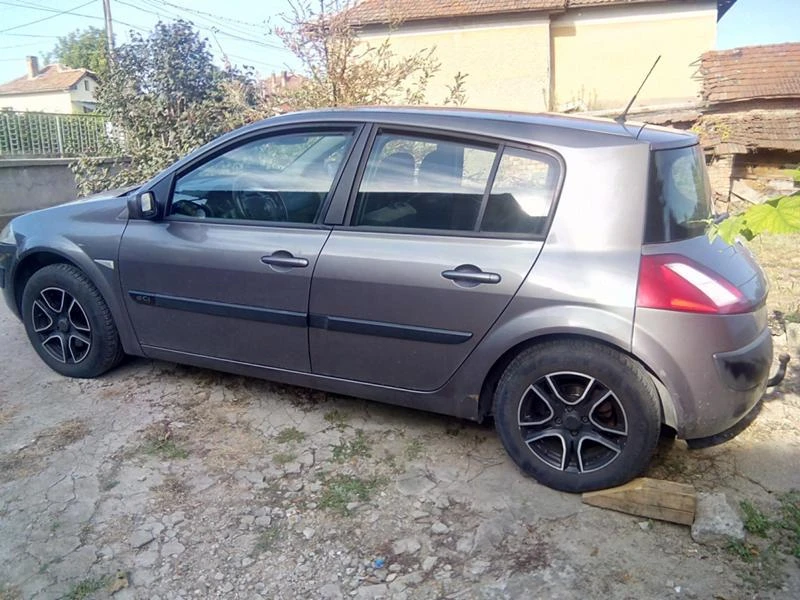 Renault Megane 1.5 DCI, снимка 13 - Автомобили и джипове - 46690057