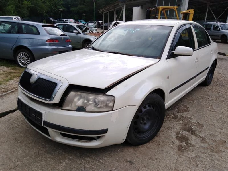 Skoda Superb 1.9, снимка 1 - Автомобили и джипове - 33443680