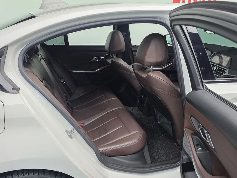 BMW 330 330i M Sport| 255к.с.| ВКЛ.ТЕХНОТЕСТ, снимка 12 - Автомобили и джипове - 55642262