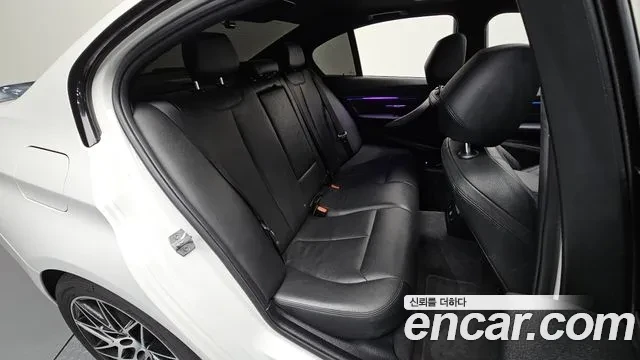 BMW 330 M Sport / АВТОКРЕДИТ, снимка 12 - Автомобили и джипове - 56059908