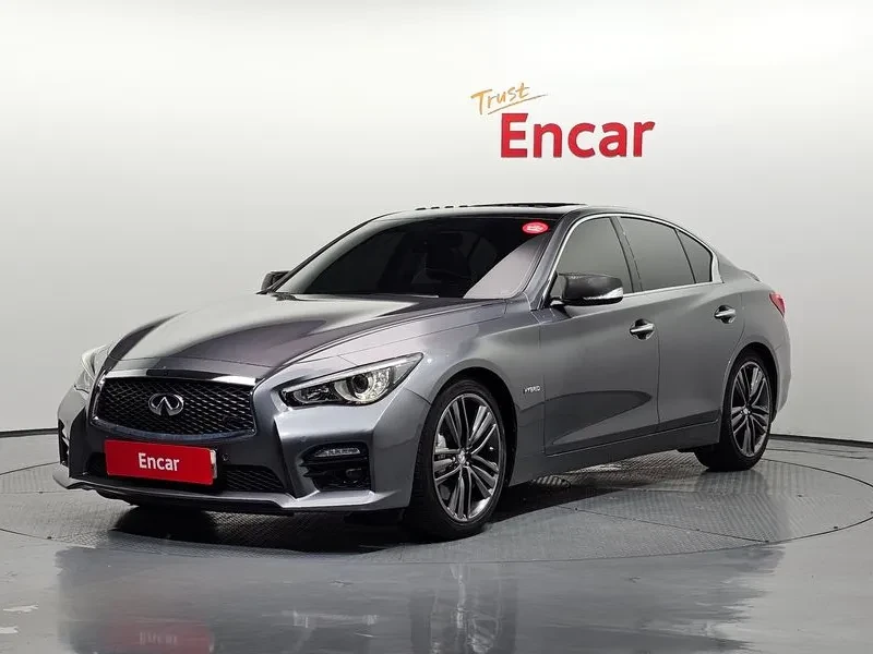 Infiniti Q50 3.5 HYBRID ESSENCE