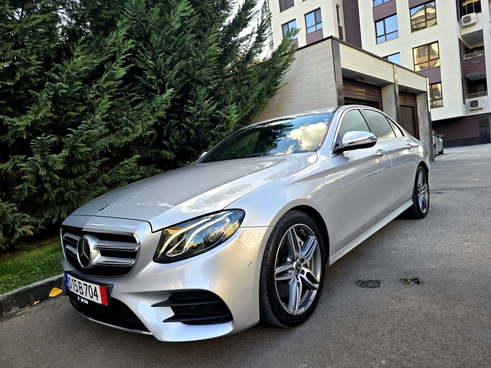 Mercedes-Benz E 350 AMG* 4MATIC* BURMAS* 9G* MULTIBEAM* DIST* HEAD-UP*, снимка 1