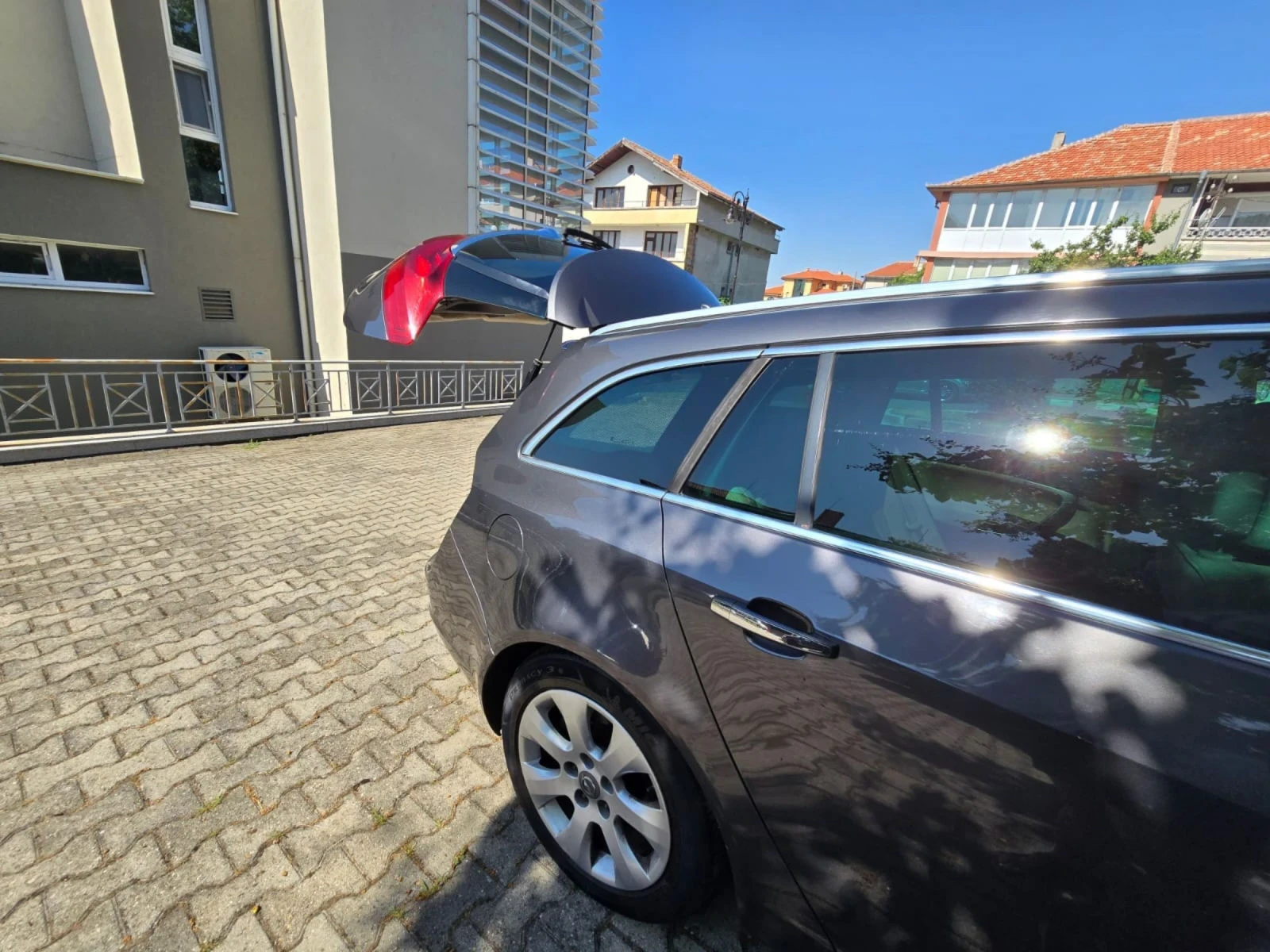 Opel Insignia - СЕРВ.КНИЖКА+ НАВИГЯЦИЯ+ ЕЛ.БАГАЖНИК + ФУЛ ЕКСТРИ - изображение 4