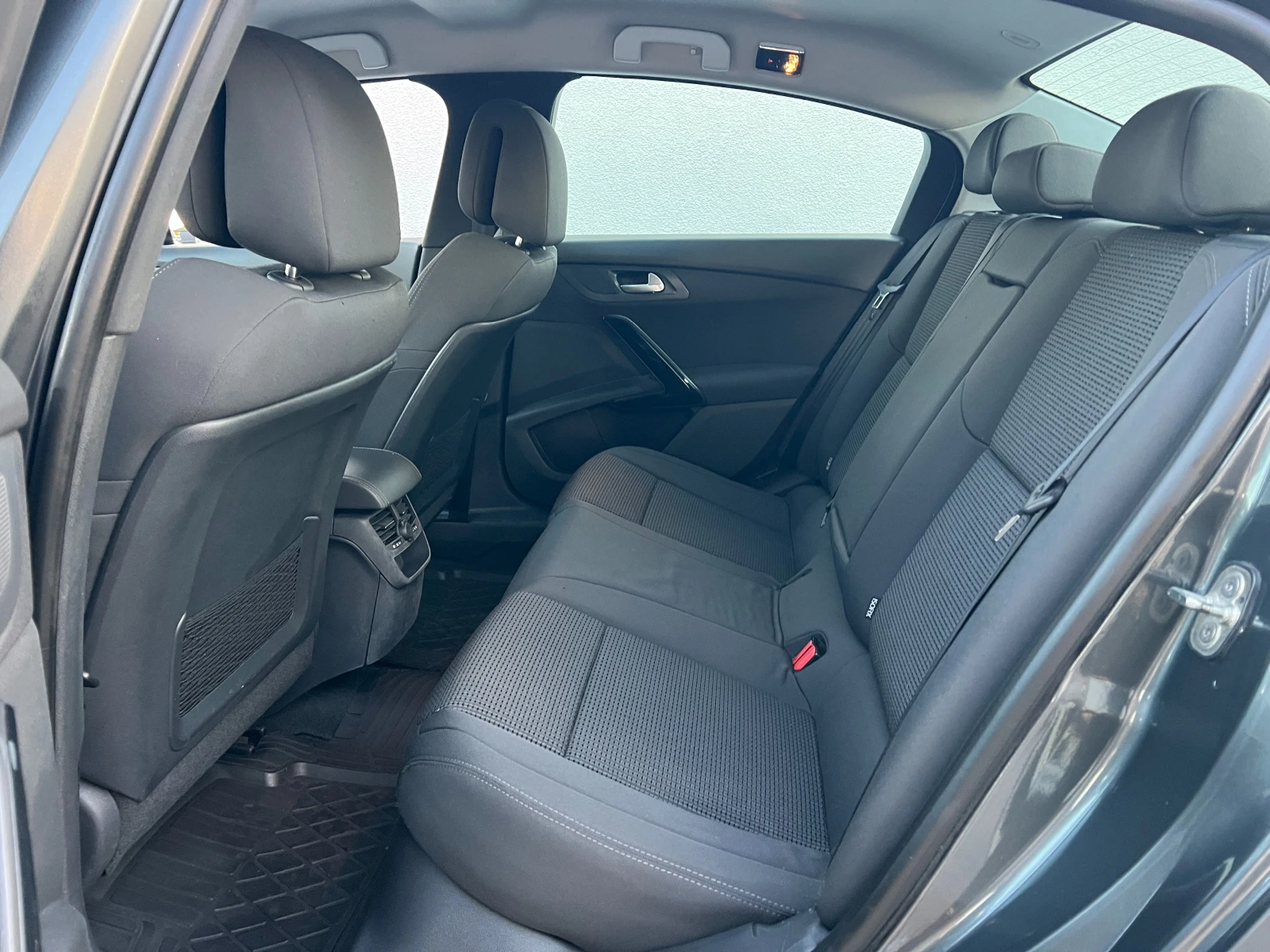 Peugeot 508 1.6eHDi НАПЪЛНО ОБСЛУЖЕН * * * ВСИЧКО ПЛАТЕНО* * * | Mobile.bg — изображение 13