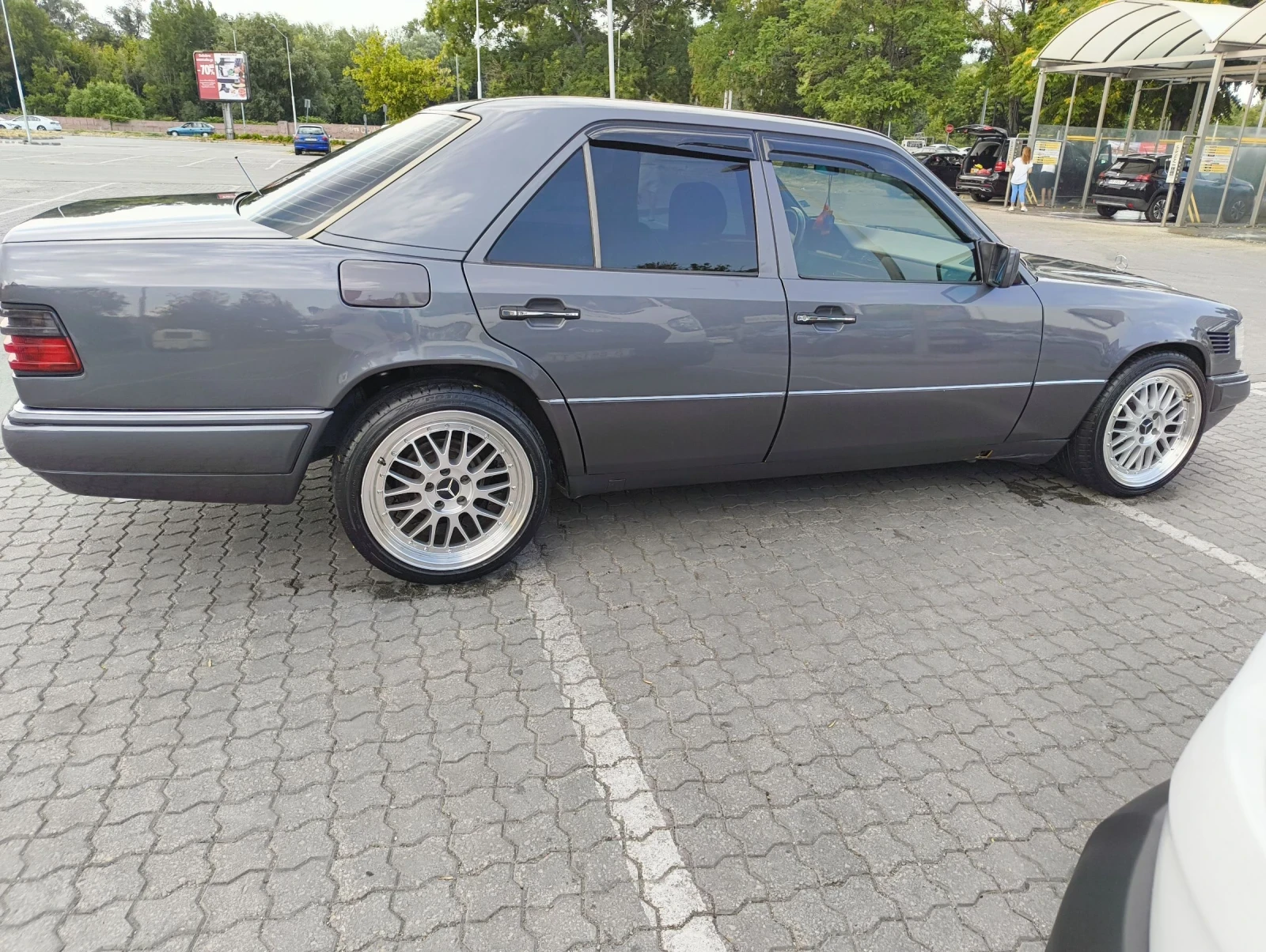 Mercedes-Benz 124  - изображение 3