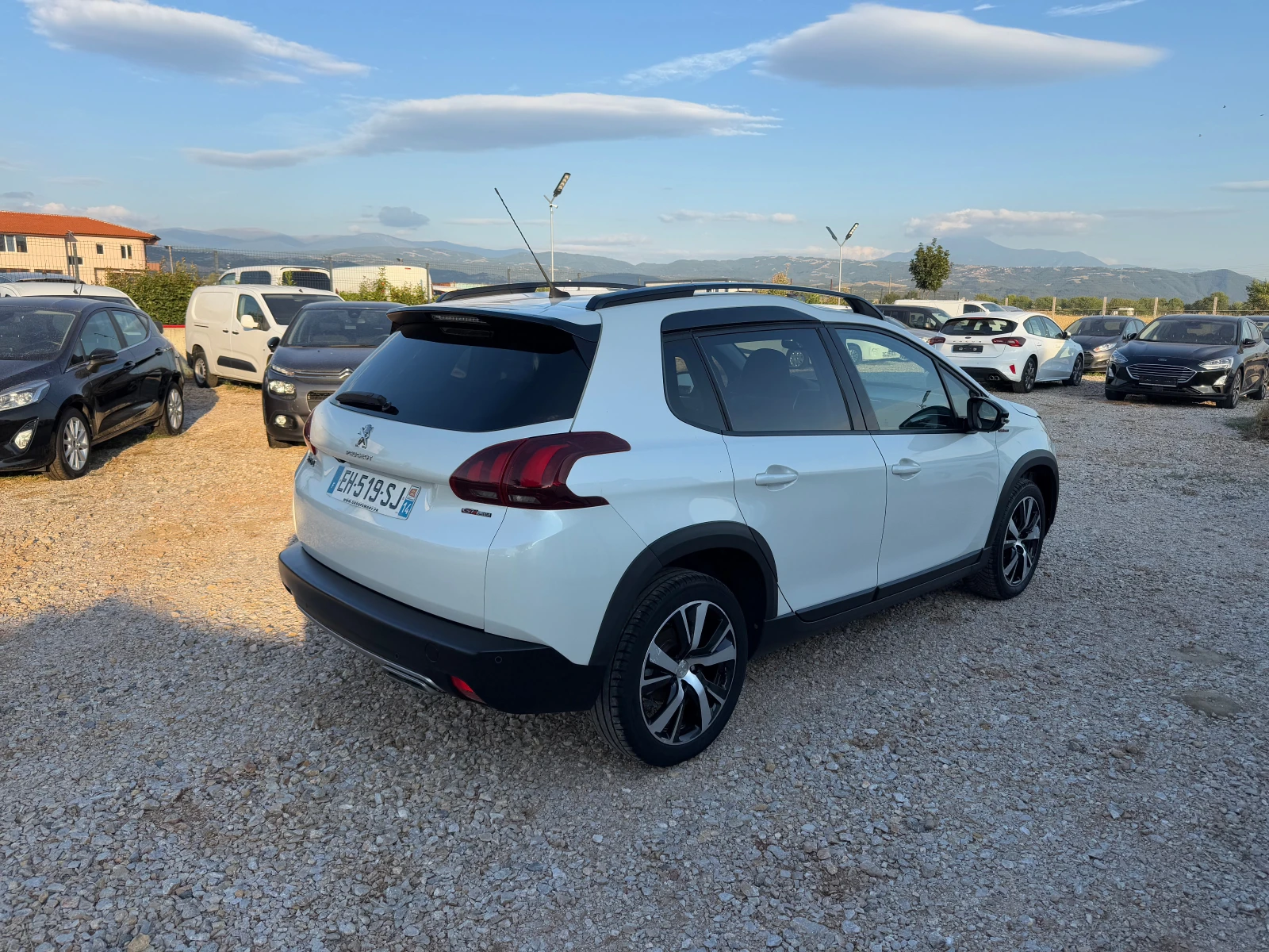 Peugeot 2008 1.6d/GT Line/Euro 6 - изображение 2