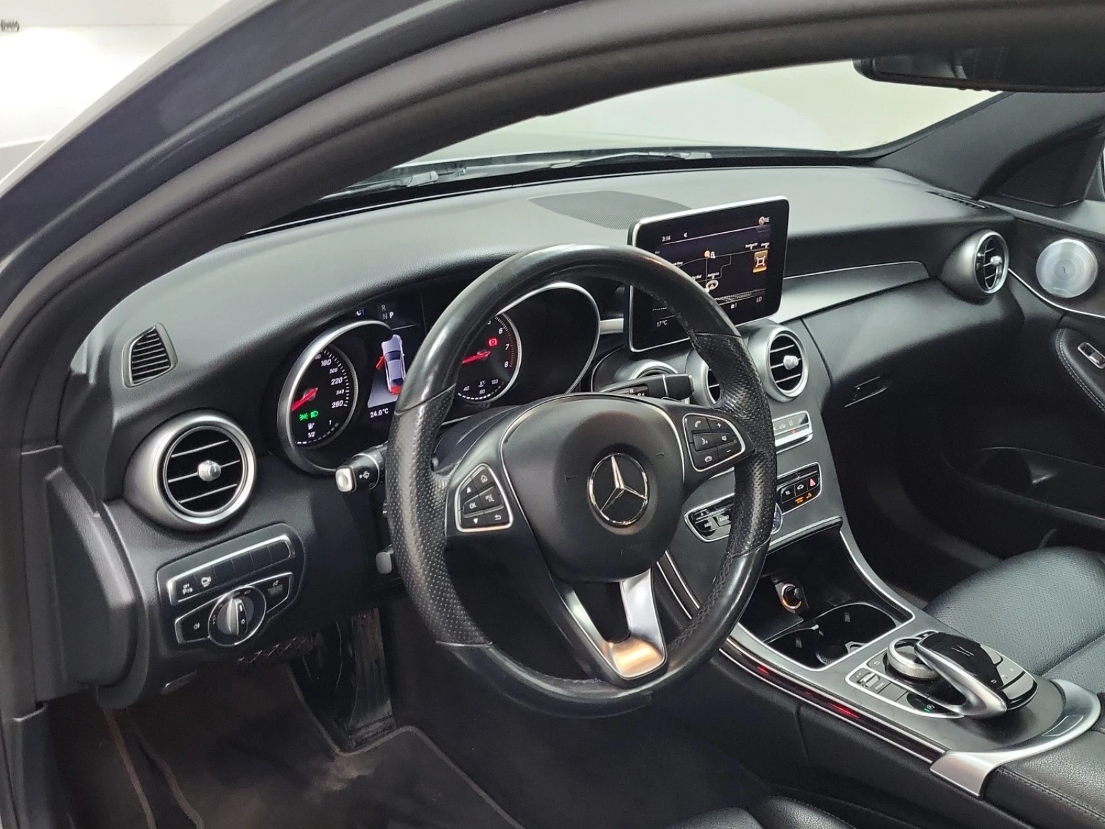 Mercedes-Benz C 300 * CARFAX* АВТОФИНАНСИРАНЕ* Цена до България*  - изображение 8