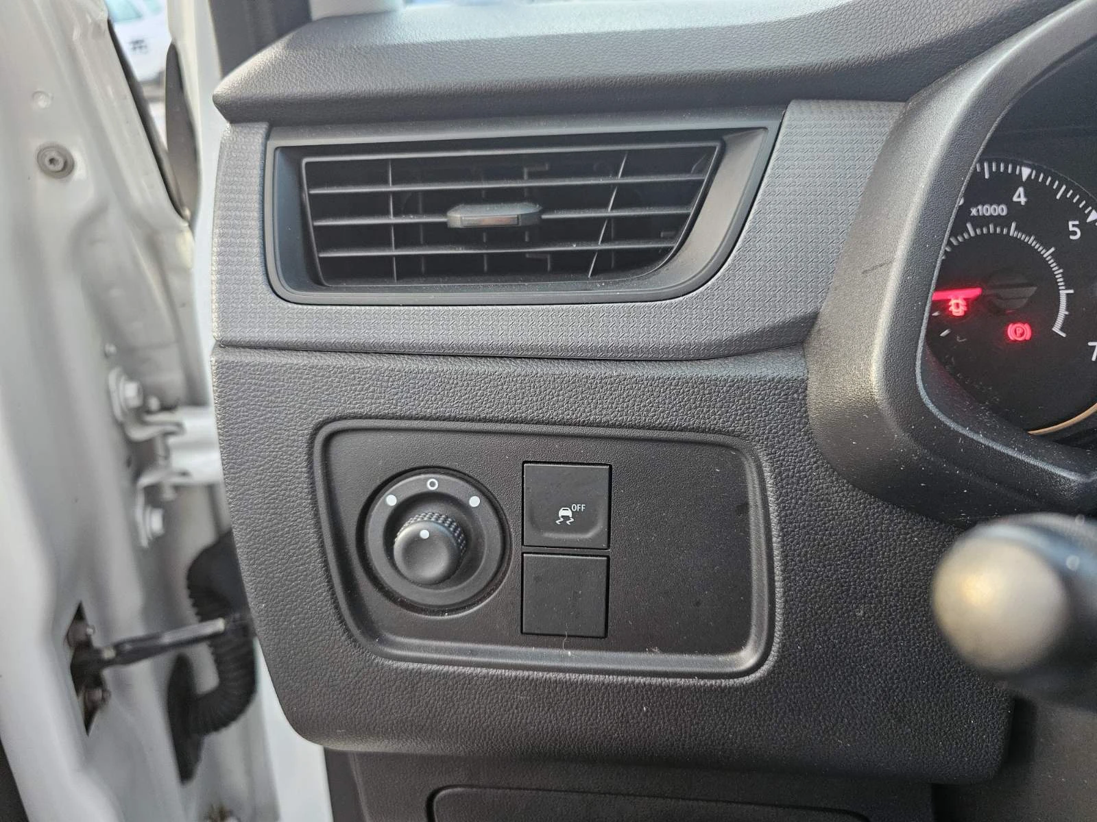 Dacia Dokker dCi 95 к.с. Дизел Stop & Start - изображение 10